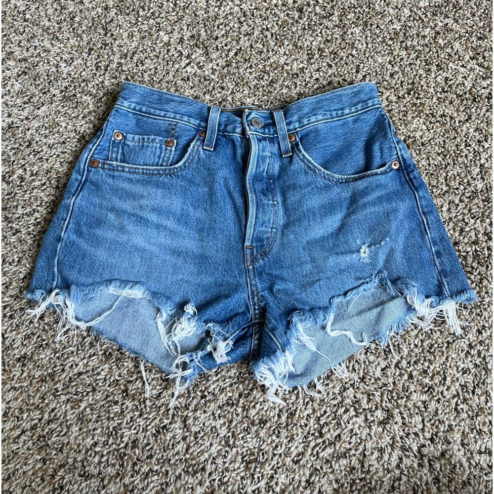 501 Levi shorts